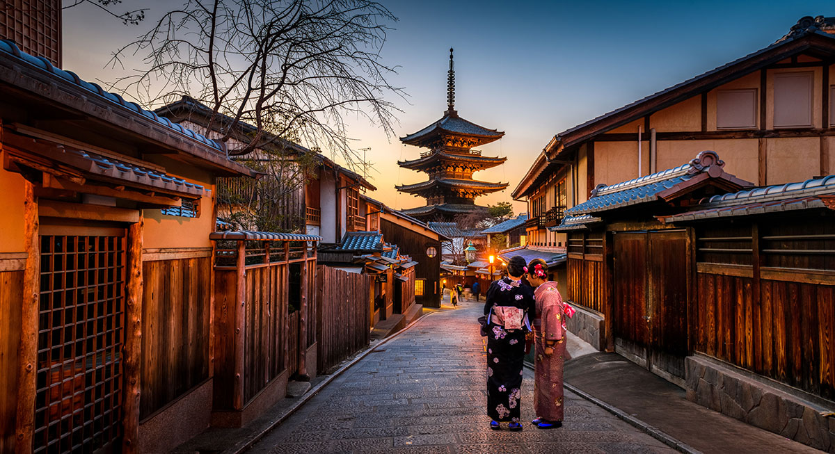 ginkaku-ji buddhist temple kyoto, japan, painting holiday, artist tours, shopping street, kimonos, art retreat, historical village shops, philosophers walk, biwa canal, 